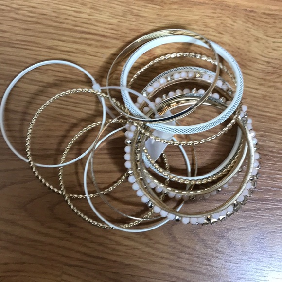 Brand New Sparkly Bangles 13 bracelets - Picture 6 of 8